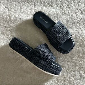 Marc Fisher Navy Blue Woven Platform Sandal Slides size 7.5